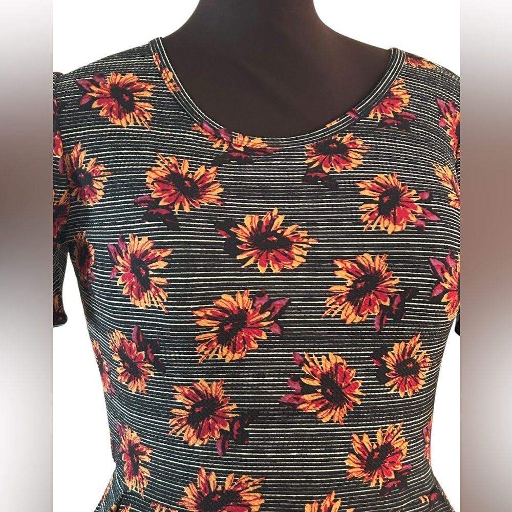 LuLaRoe Amelia Size L Womens Dress Black Yellow Sunflowers New NWT 14-16 - Picture 2 of 7